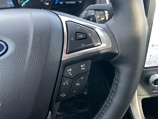 2024 Ford Edge SEL w/Heated Steering Wheel + Panoramic Vista Roof